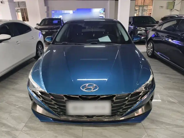 Hyundai Elantra — Фото автомобиля 2