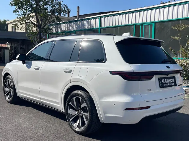 Li Auto ONE — Фото автомобиля 6