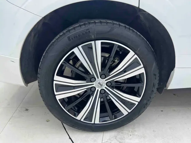 Volvo XC60 — Фото автомобиля 11