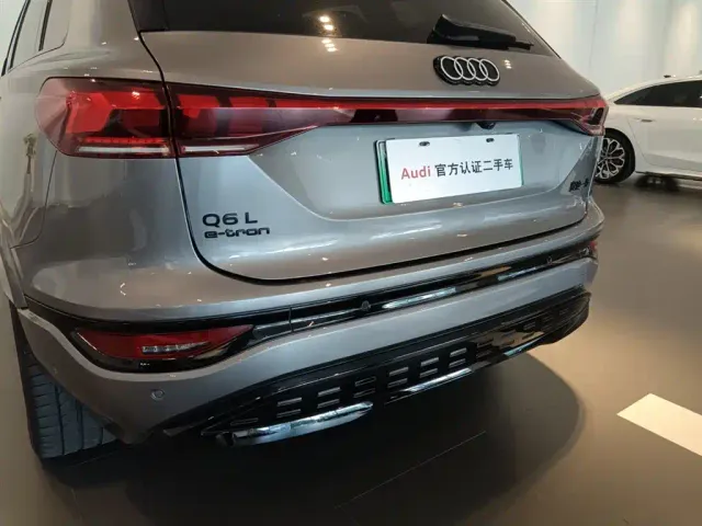 Audi Q6L e-tron — Фото автомобиля 16