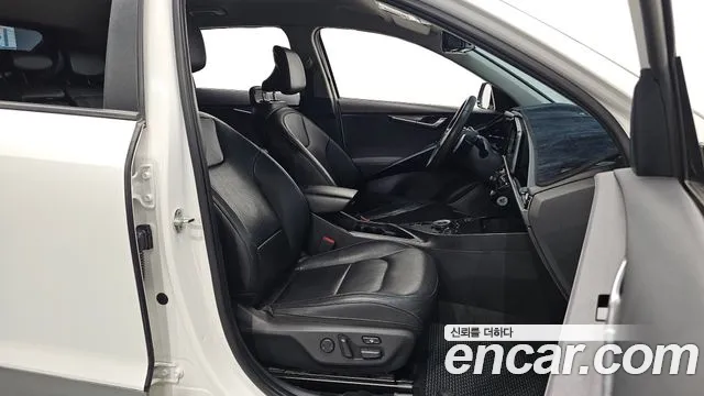 Kia Niro — Фото автомобиля 10