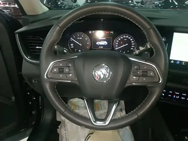 Buick Envision Plus — Фото автомобиля 10