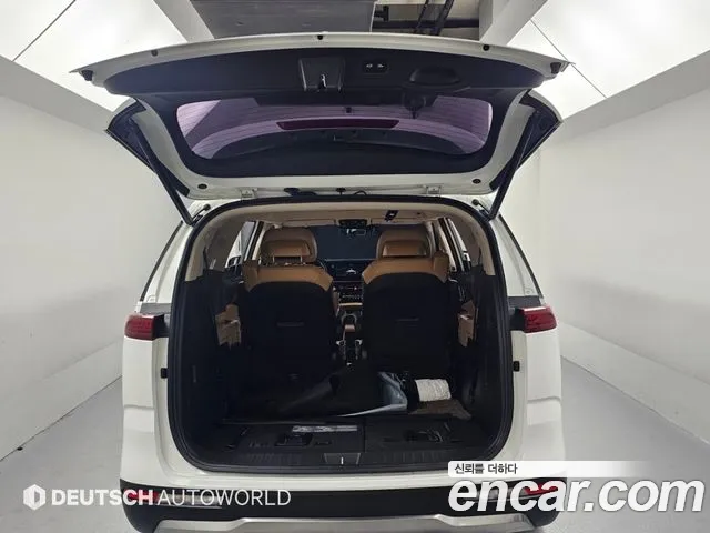 Kia Carnival Generation 4 — Фото автомобиля 19