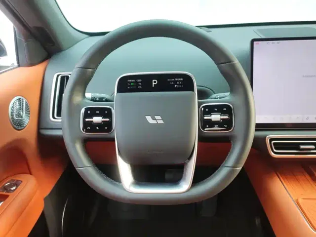 Li Auto L6 — Фото автомобиля 15
