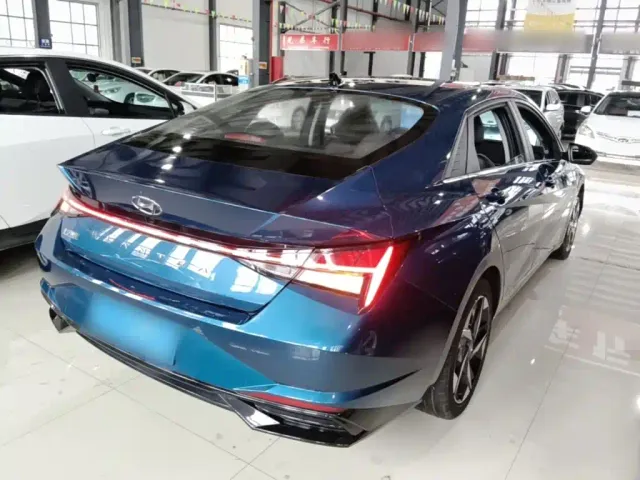 Hyundai Elantra — Фото автомобиля 6