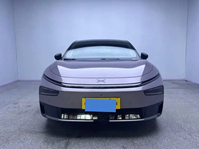 Xpeng P7+ — Фото автомобиля 3