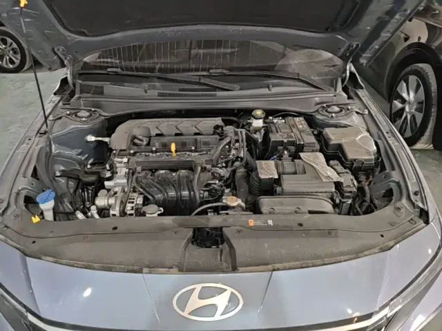 Hyundai Elantra — Фото автомобиля 19