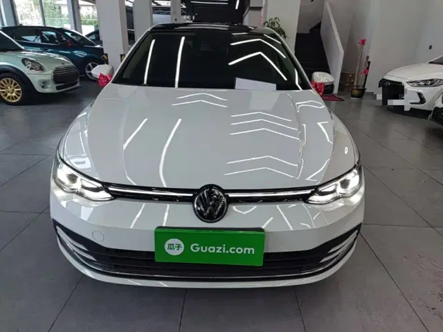 Volkswagen Golf — Фото автомобиля 2