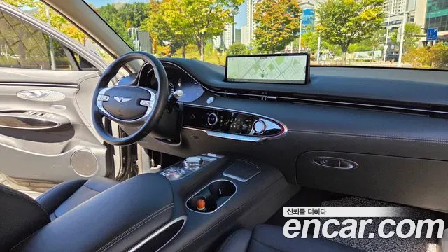 Genesis GV70 — Фото автомобиля 13