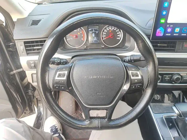 Forthing T5 — Фото автомобиля 10