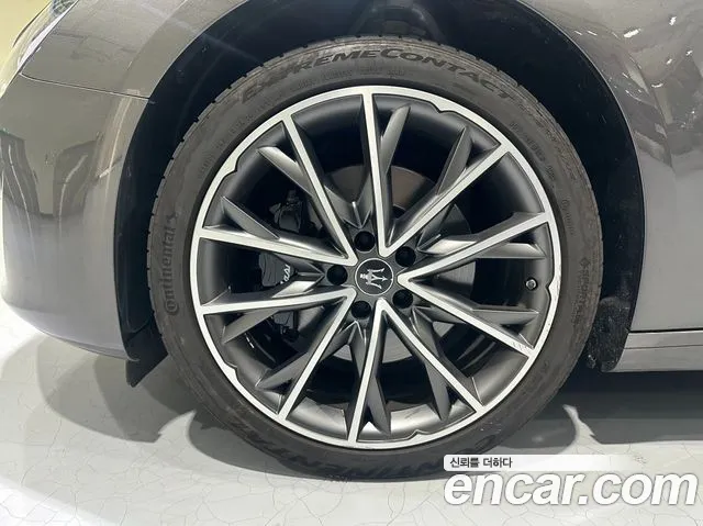 Maserati Ghibli — Фото автомобиля 5