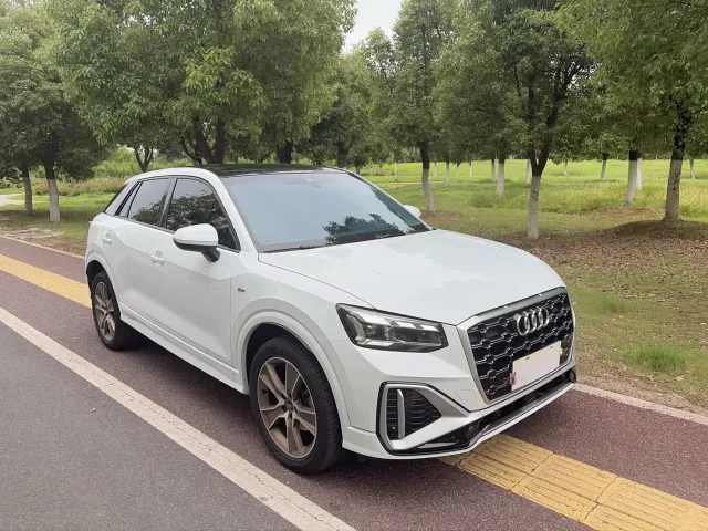 Audi Q2L — Фото автомобиля 3