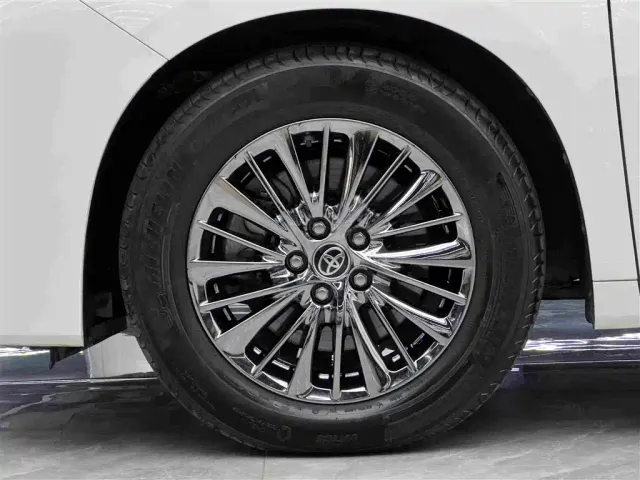 Toyota Alphard — Фото автомобиля 4