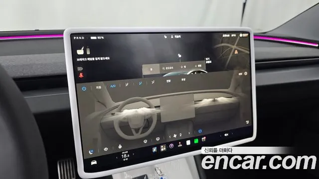 Tesla Model 3 — Фото автомобиля 14