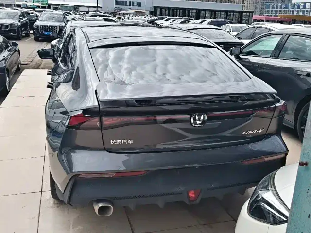Changan UNI-V — Фото автомобиля 15