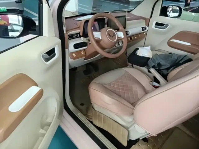 Wuling Hongguang Mini EV — Фото автомобиля 11