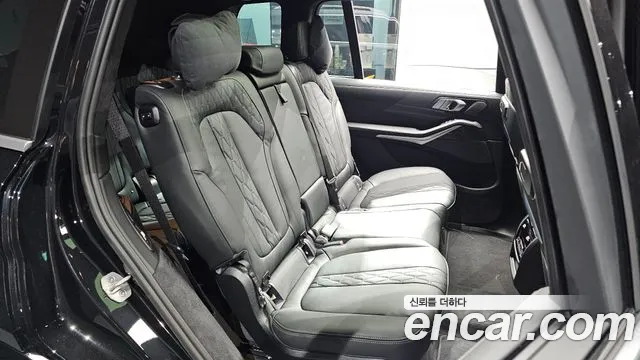 BMW X7 — Фото автомобиля 10