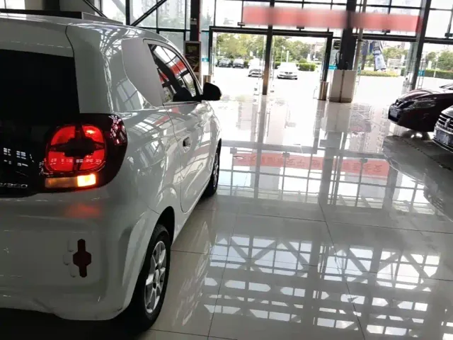 Roewe Clever — Фото автомобиля 7