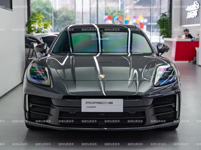 Porsche Panamera — Фото автомобиля 2