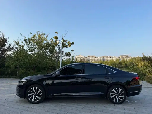 Volkswagen Passat — Фото автомобиля 7