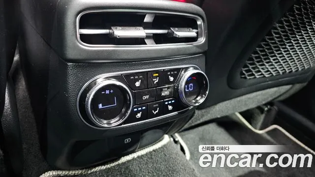 Genesis GV70 2.5T Бензин AWD — Фото автомобиля 7