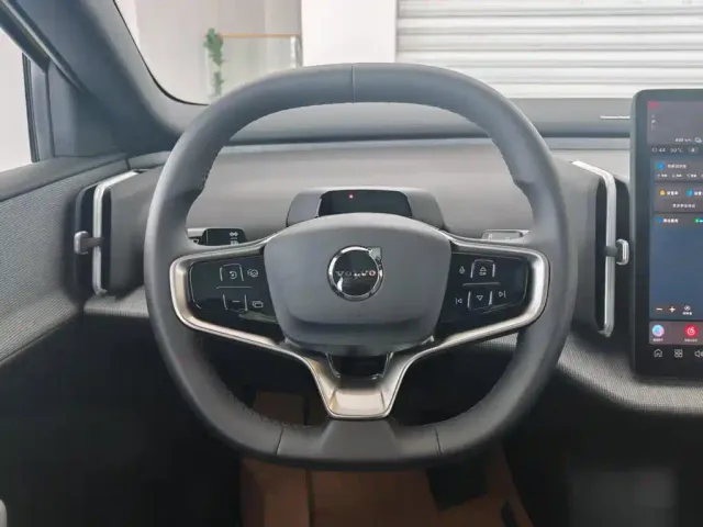 Volvo EX30 — Фото автомобиля 15