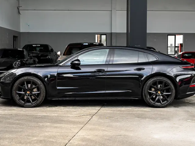 Porsche Panamera — Фото автомобиля 2