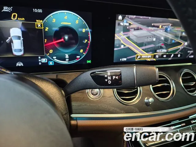 Mercedes-Benz E-Class — Фото автомобиля 13