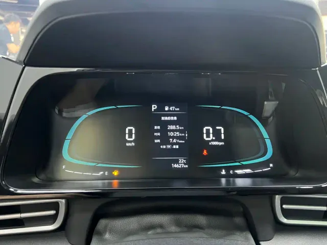 Hyundai Elantra — Фото автомобиля 16