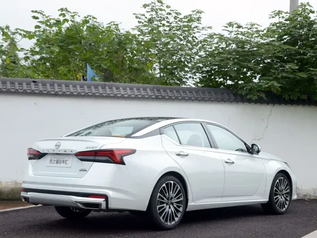 Nissan Teana — Фото автомобиля 7