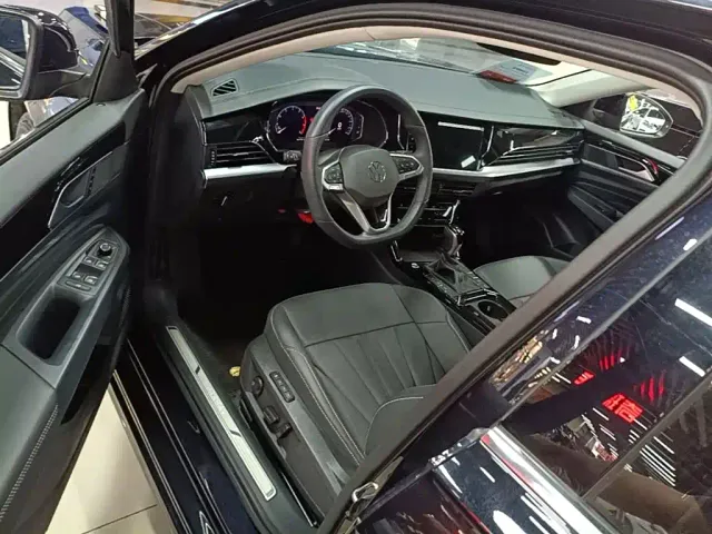 Volkswagen Passat — Фото автомобиля 15
