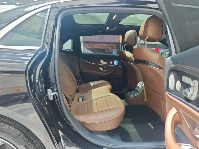 Mercedes-Benz E-Class — Фото автомобиля 7