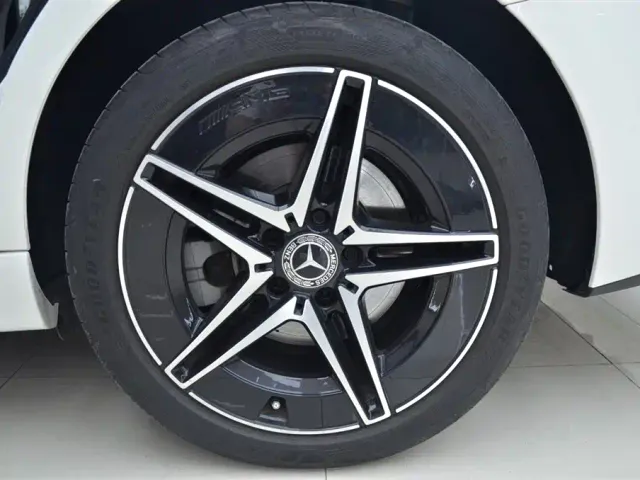 Mercedes-Benz C-Class — Фото автомобиля 15