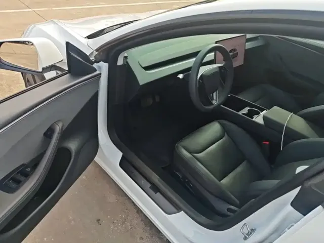Tesla Model 3 2025 Model Year Facelift Rear-Wheel Drive — Фото автомобиля 15