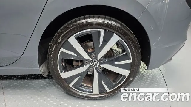 Volkswagen Golf — Фото автомобиля 6