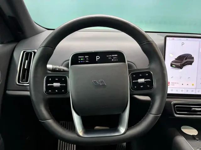 Li Auto L9 — Фото автомобиля 8