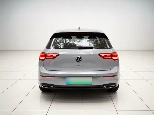 Volkswagen Golf — Фото автомобиля 3