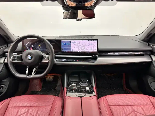 BMW 5 Series — Фото автомобиля 10