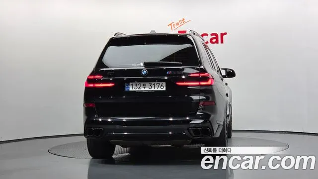BMW X7 M60i xDrive M Sport 6 мест — Фото автомобиля 3