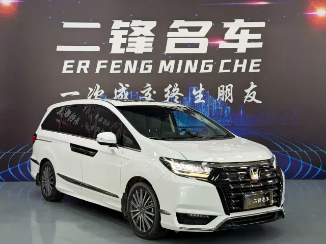 Honda Elysion — Фото автомобиля 3