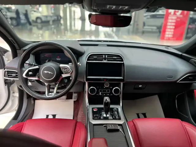 Jaguar XEL — Фото автомобиля 10