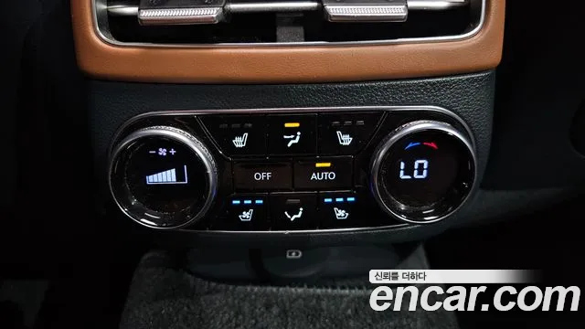 Genesis GV70 2.5T Бензин AWD — Фото автомобиля 16