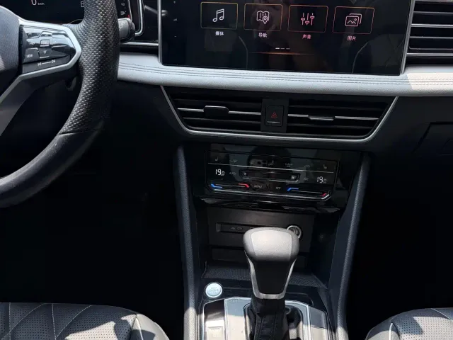 Volkswagen Tiguan L — Фото автомобиля 15