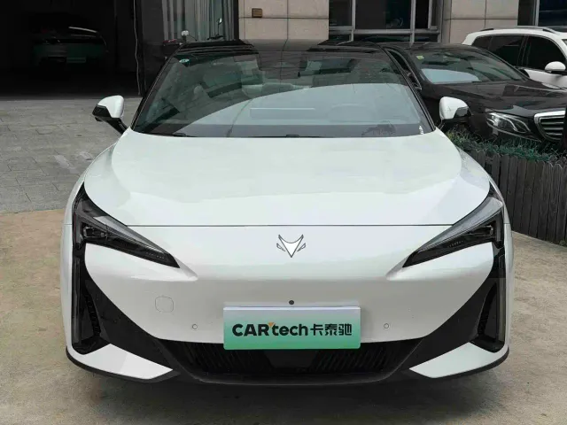 Arcfox Alpha S5 — Фото автомобиля 2