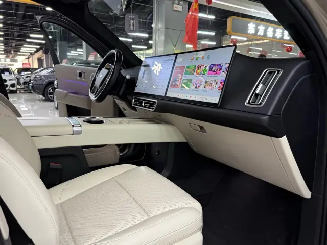 Li Auto L9 — Фото автомобиля 16