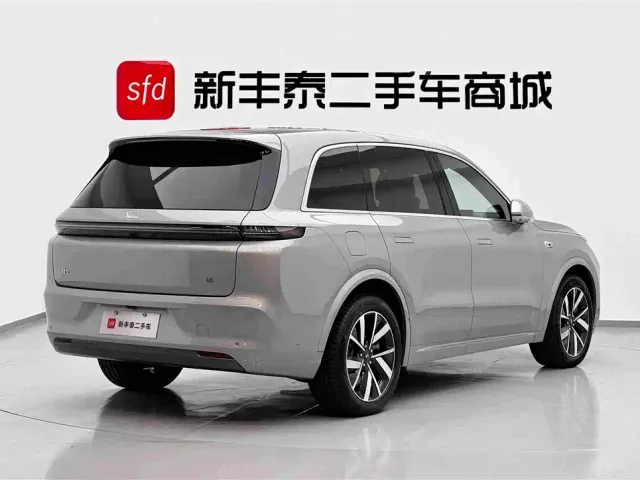 Li Auto L8 — Фото автомобиля 5