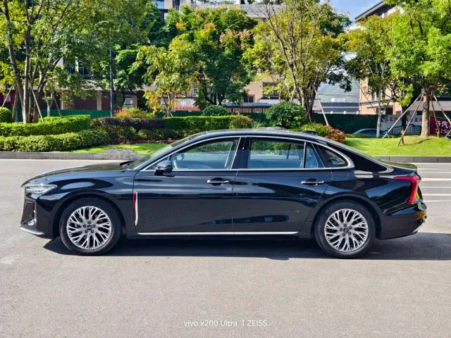 Hongqi H5 — Фото автомобиля 11