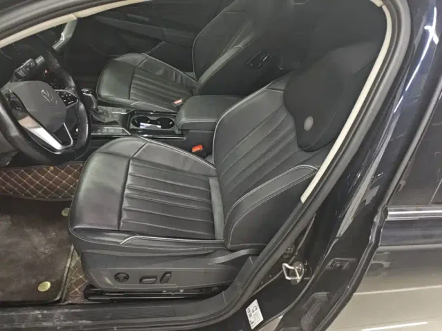 Volkswagen Passat — Фото автомобиля 14