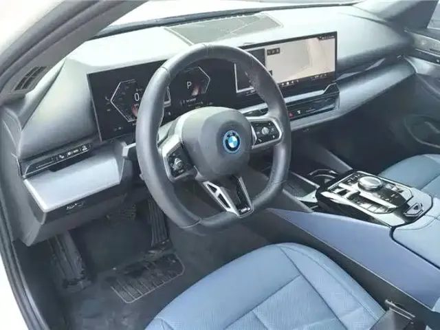 BMW i5 — Фото автомобиля 7