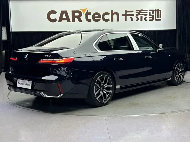 BMW 7 Series — Фото автомобиля 5